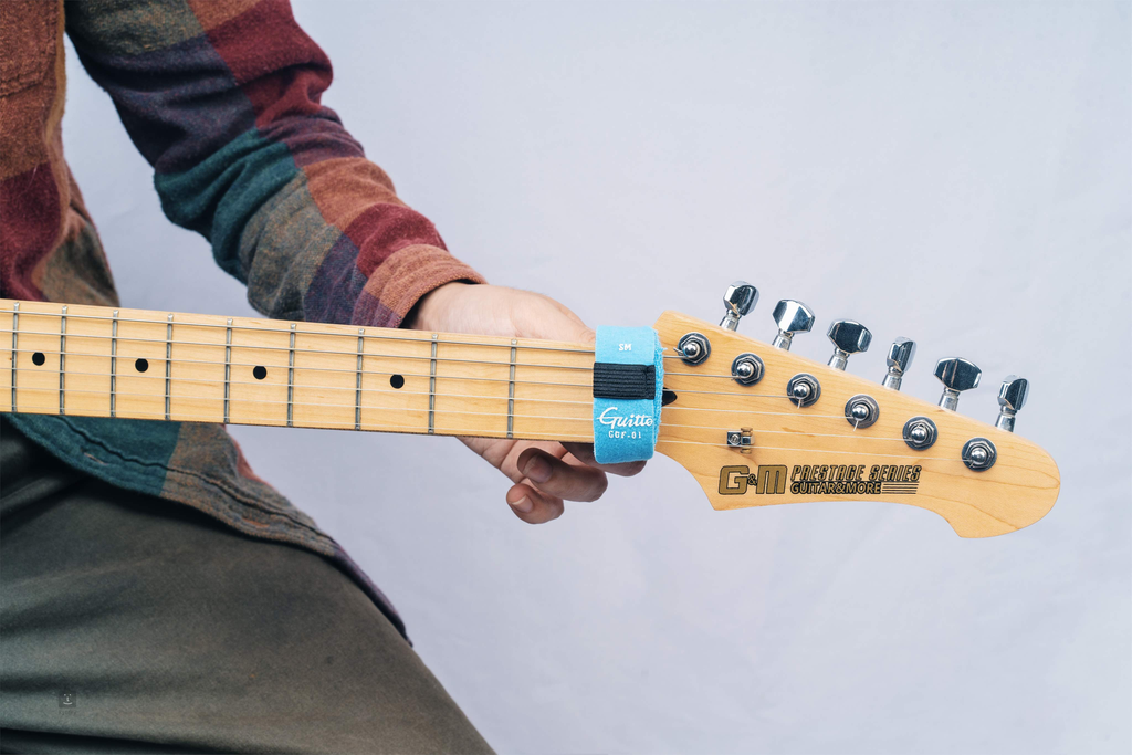 FRETWRAP GUITTO, SM, ELIMINADOR DE ARMONICOS, PARA GUITARRA O BAJO, COLOR CELESTE,