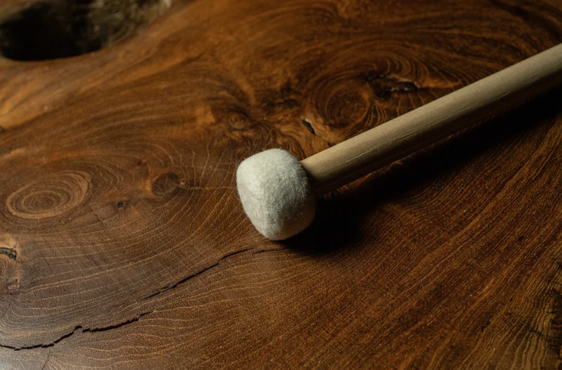 PAR DE BAQUETAS TIPO MAZOS MEINL, MULTIUSOS, DE FIELTRO SUAVE, MADERA NOGAL AMERICANO. (copia)