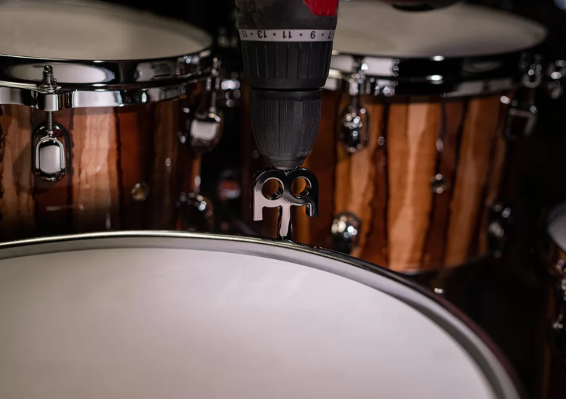 LLAVE MEINL, PARA AFINAR TAMBORES DE BATERIA, CON LOGO DE MEINL