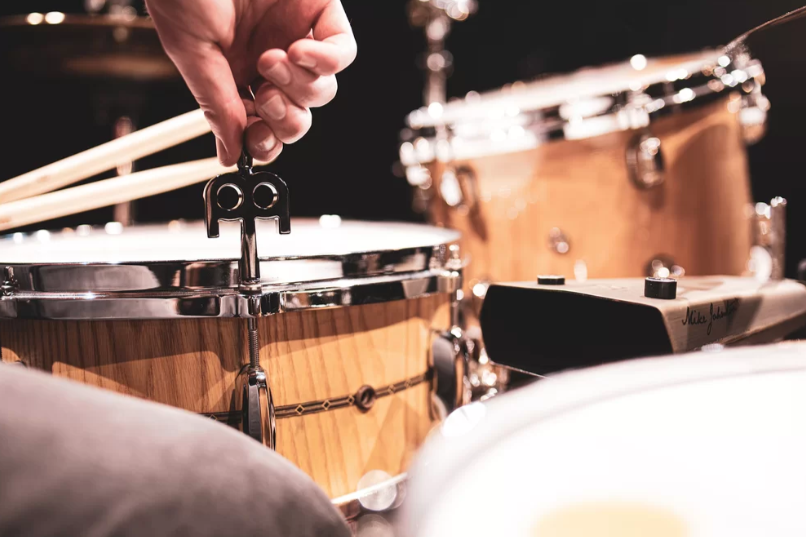 LLAVE MEINL, PARA AFINAR TAMBORES DE BATERIA, CON LOGO DE MEINL