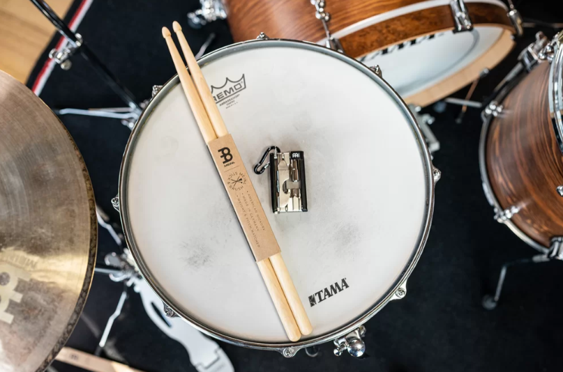 MULTI HERRAMIENTAS DE BOLSILLO MEINL, VARIAS MEDIDAS DE LLAVES ALLEN, PARA VARIOS INSTRUMENTOS MUSICALES. METAL, COLOR NEGRO.