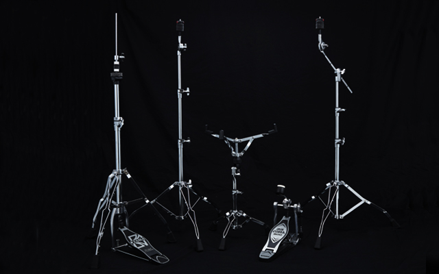 BATERIA ACUSTICA TAMA, SERIE IMPERIALSTAR, 5PCS, BLACKED OUT BLACK (NEGRO MATE), AROS CROMADO, INCLUYE HARDWARE, (SIN PLATILLOS)