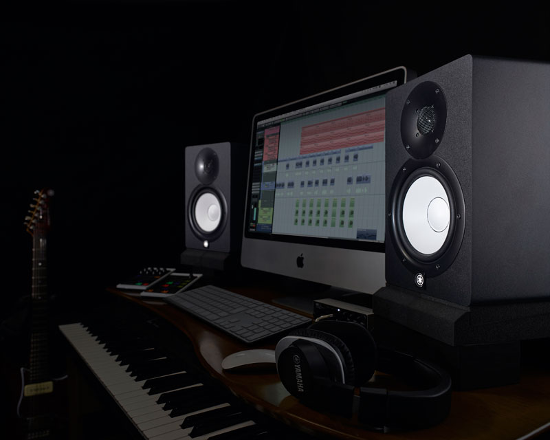 MONITOR DE STUDIO YAMAHA, 7 , 43Hz -30kHz, ROOM CONTROL y HIGH TRIM, NEGRO