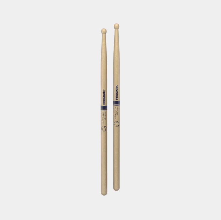 PAR DE BAQUETAS PROMARK, SERIE SCOTT JOHNSON, PARA CAJA DE GOLPE SECO, MADERA DE NOGAL