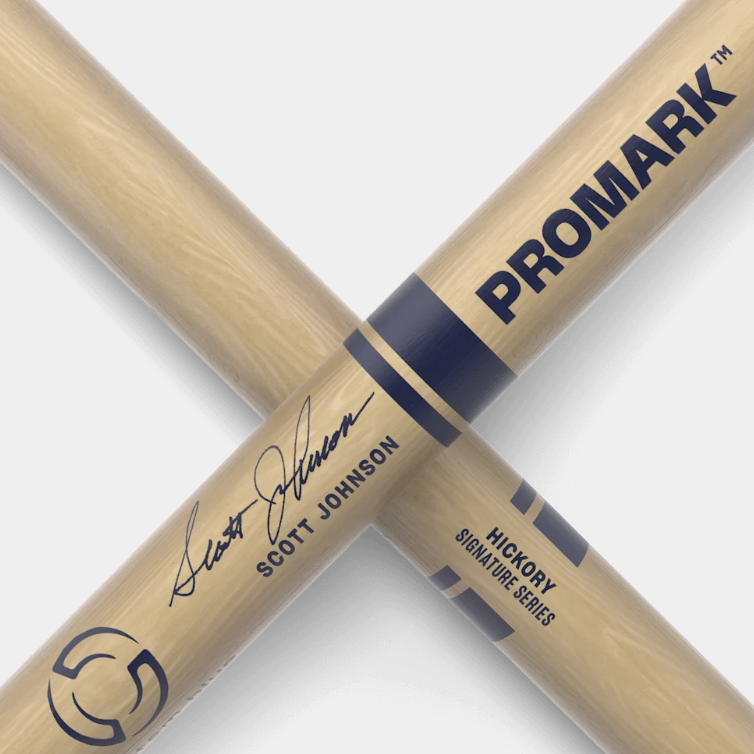 PAR DE BAQUETAS PROMARK, SERIE SCOTT JOHNSON, PARA CAJA DE GOLPE SECO, MADERA DE NOGAL