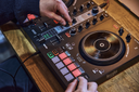 CONTROLADOR DE DJ HERCULES, SERIE INPULSE MK2, 2 CANALES, COLOR NEGRO