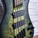 BAJO ELECTRICO SPECTOR, SERIE NS DOMENSION, 5 CUERDAS, ACTIVO, MADERA ALAMO, PANTANO DE CENIZA, WENGUÉ,, COLOR MATE DE MUSGO EMBRUJADO