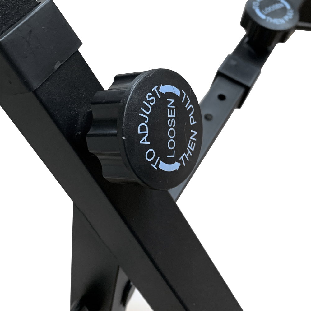 PEDESTAL PARA MULTIFUNCIONAL GOLIAT, TIPO Z, AJUSTABLE A TECLADOS, TORNAMESAS, MEZCLADORAS, METALICO NEGRO