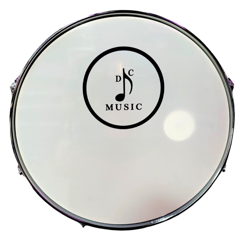 CAJA DE GOLPE SECO DC MUSIC,14" X 12", COLOR BLANCO