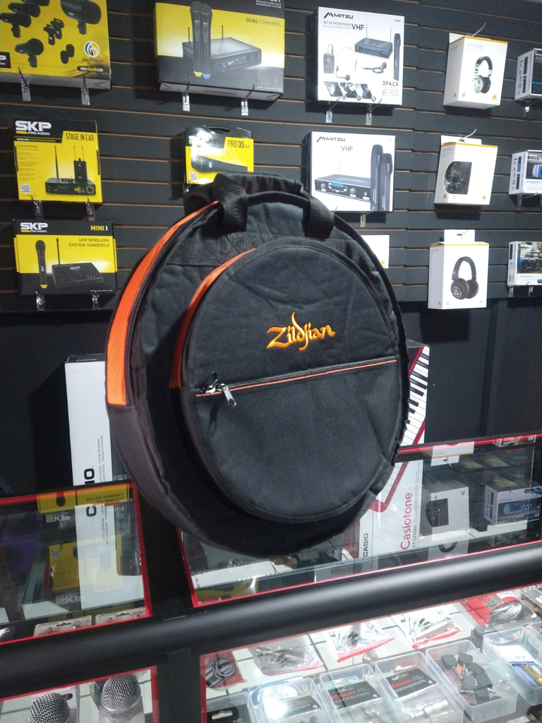 FUNDA PARA PLATILLOS ZILDJIAN, DOBLE COMPARTIMENTO, CON DIVISION PARA CADA PLATILLO, ENGUATADO, COLOR NEGRO