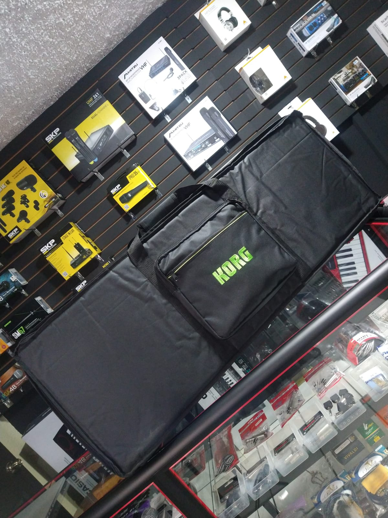 FUNDA PARA TECLADO KORG TRITON STUDIO 61, ENGUATADO, COLOR NEGRO