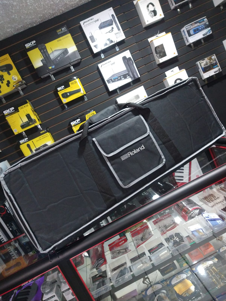 FUNDA PARA TECLADO ROLAND XP60, ENGUATADO, COLOR NEGRO