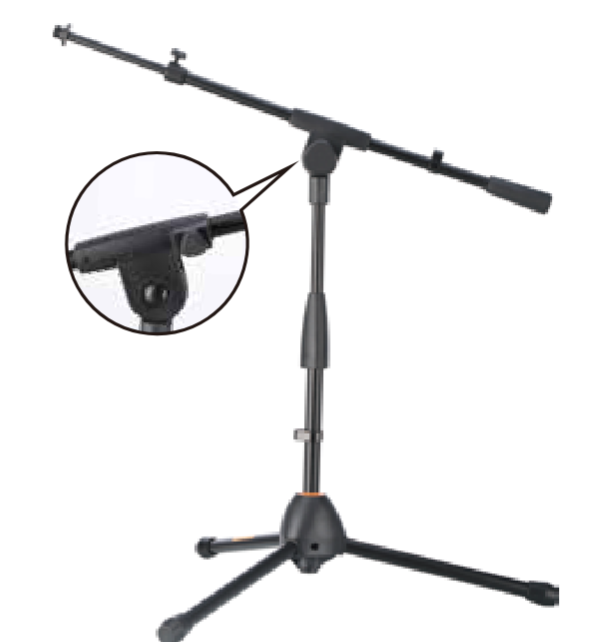 PEDESTAL DE MICRÓFONO SOUNDKING, FORMATO DE PERFIL BAJO, CON BOOM, COLOR NEGRO