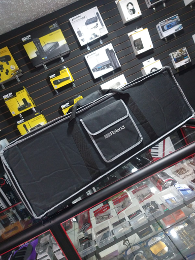 [RED-F-TEC-RD-XP60-BK] FUNDA PARA TECLADO ROLAND XP60, ENGUATADO, COLOR NEGRO