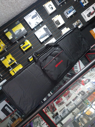 [RED-F-TEC-RD-XP80-BK] FUNDA PARA TECLADO ROLAND XP80, ENGUATADO, COLOR NEGRO