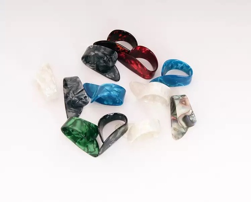 [AP100N X UNIDAD] PUA (UÑETA) ALICE, PARA GUITARRA, PLASTICO LISO, VARIOS COLORES, X UNIDAD